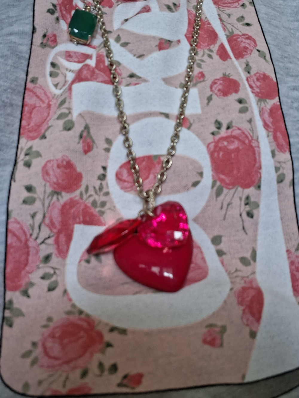 Source Unknown Gold Chain Necklace with Pink and Green Heart Charms